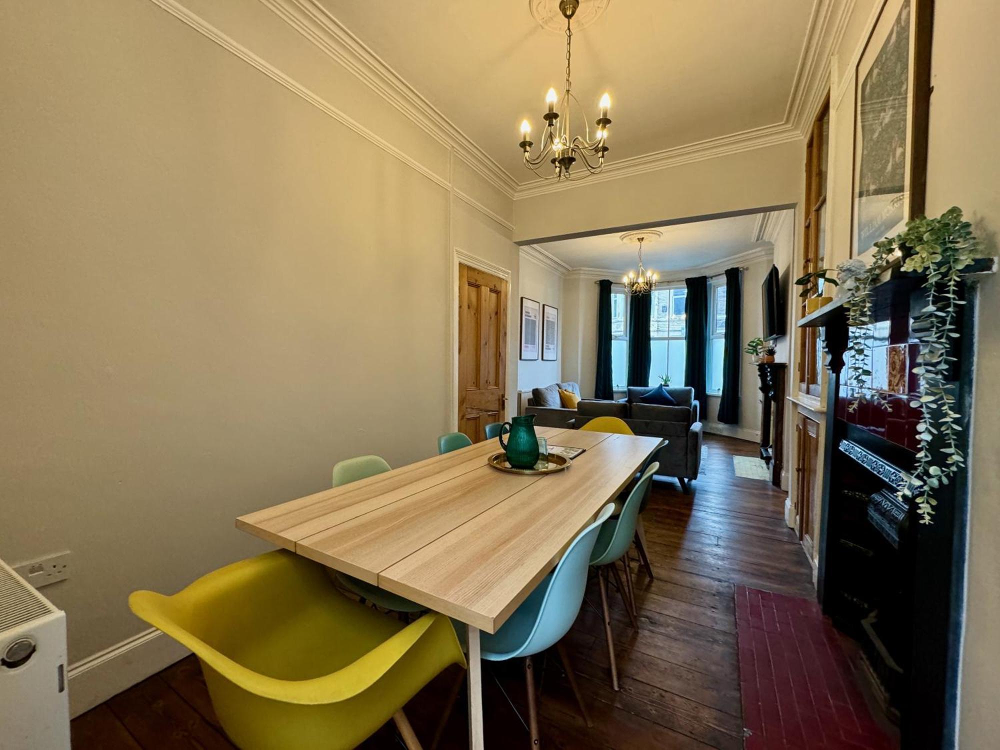 Large Citycentre Townhouse & Hot Tub, Pool Table And Offroad Parking Cardiff Exterior foto