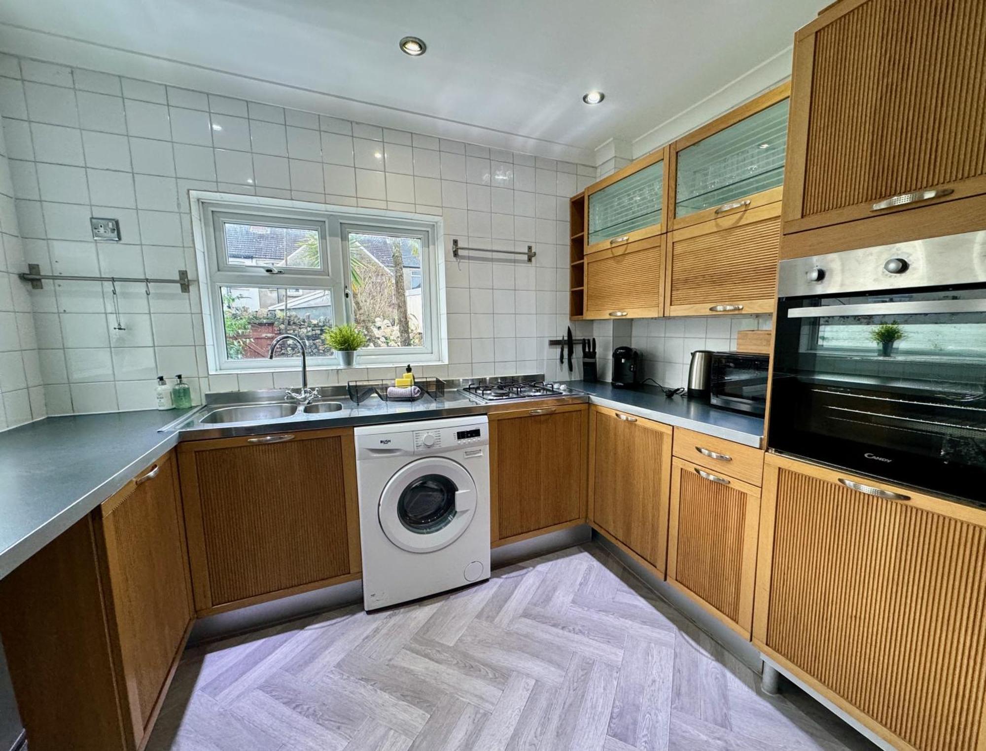 Large Citycentre Townhouse & Hot Tub, Pool Table And Offroad Parking Cardiff Exterior foto